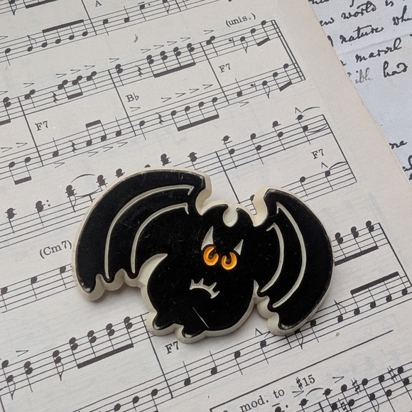 Black Bat Brooch with Orange Eyes - Picture 3 of 6